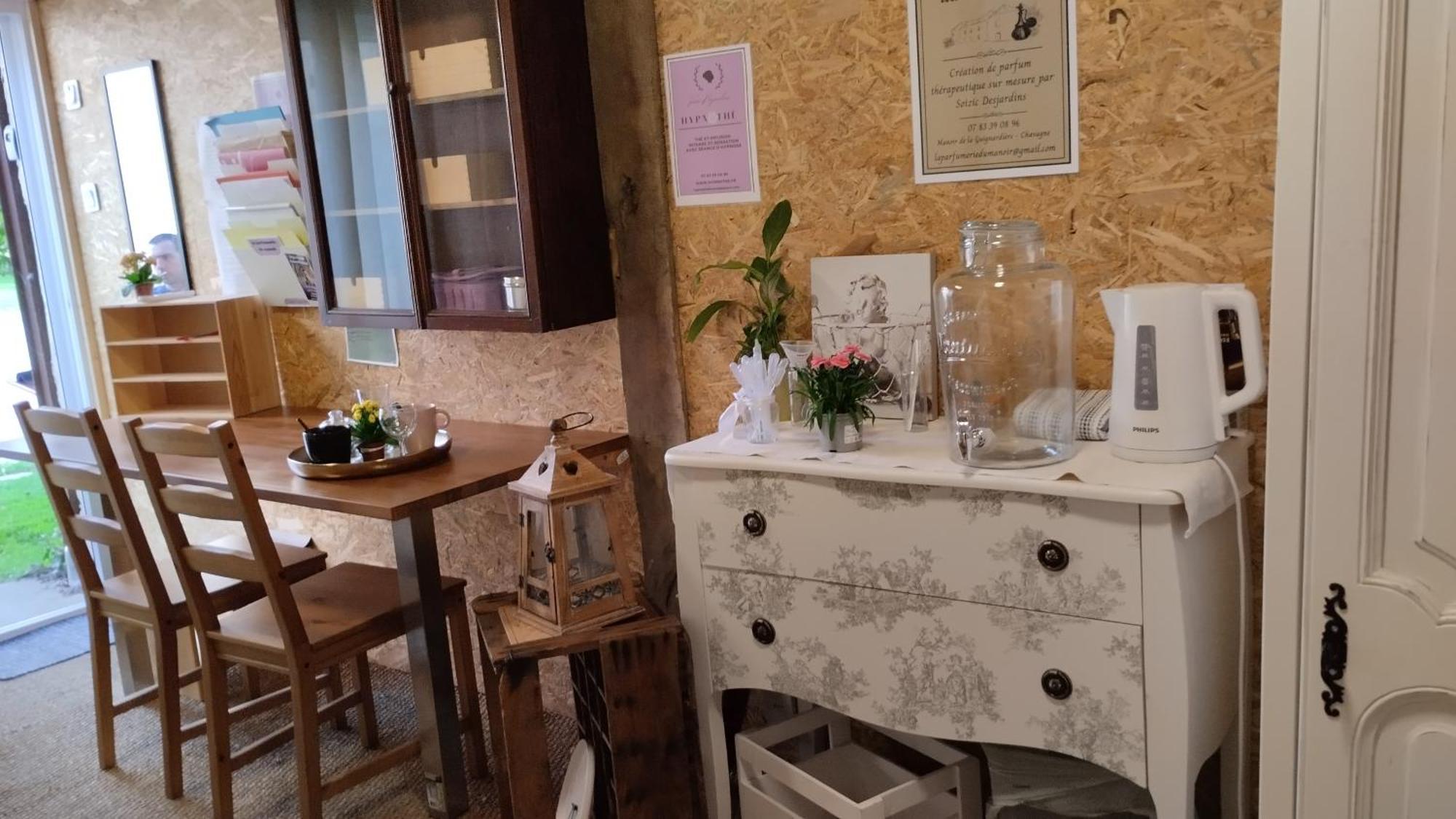 Le Laboratoire Shabby Chic De La Parfumerie Du Manoir Chavagne Exterior foto